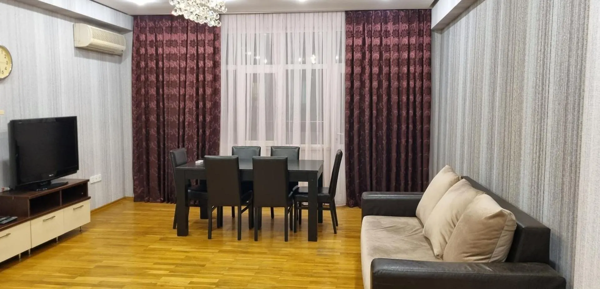 Boulevard View Spacious Apartment In Baku
